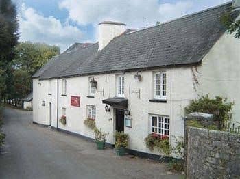Fox And Hounds Fox And Hounds