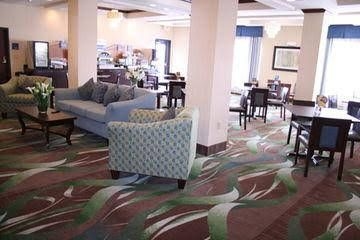 Holiday Inn Express Pratt3
