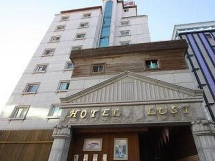 Hotel Lust4