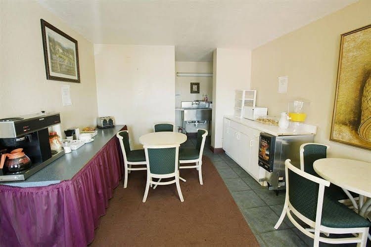 Americas Best Value Inn San Antonio - AT&T Center/Fort Sam Houston0
