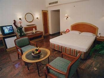 Kamat Lingapur Hotel4