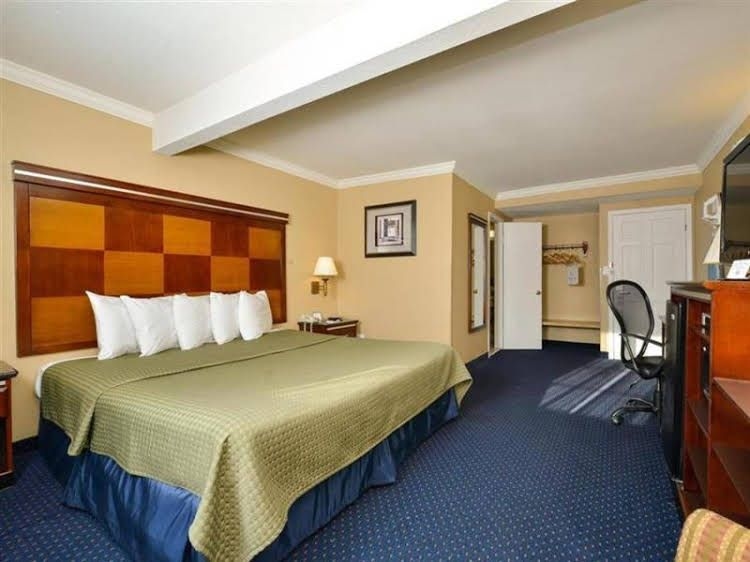Americas Best Value Inn San Mateo3