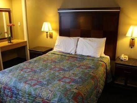 Americas Best Value Inn San Mateo1