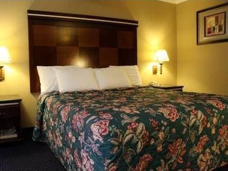 Americas Best Value Inn San Mateo0