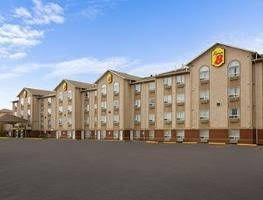 Super 8 Fort Nelson1