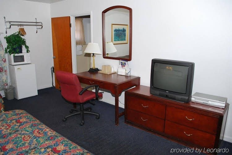 Majestic Inn & Suites4