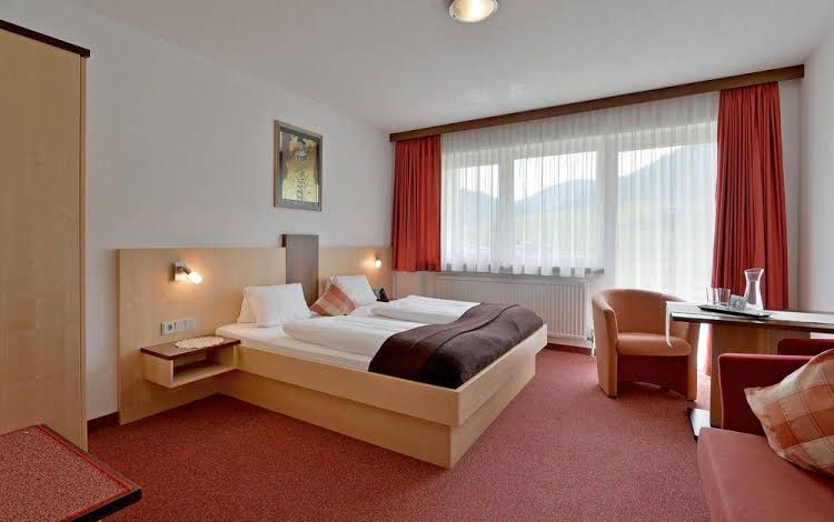 Hotel Garni Tirol3