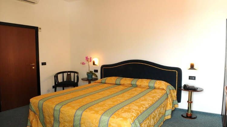 Hotel Stella0
