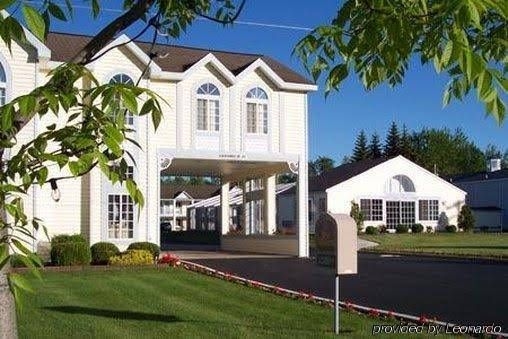 Thunderbird Inn of Mackinaw City4