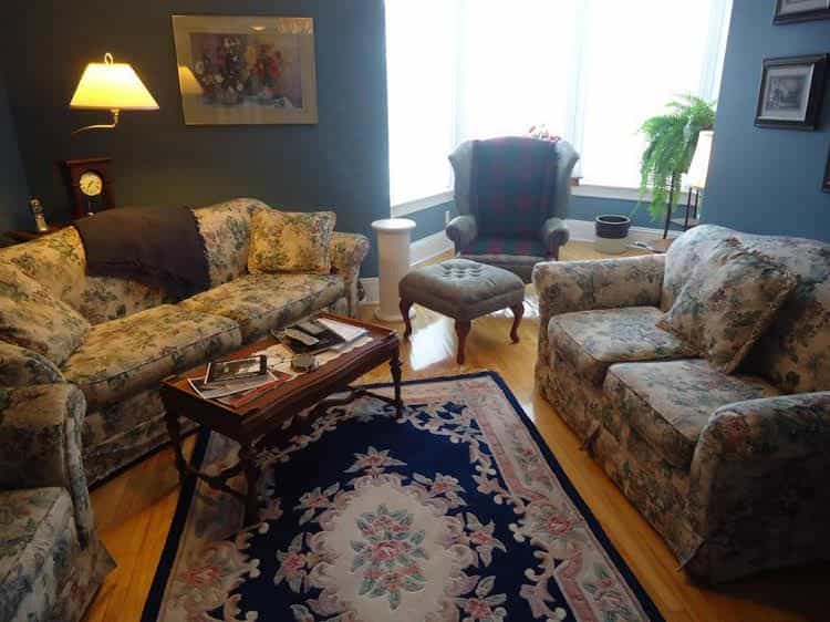 Mahogany Manor Bed & Breakfast
