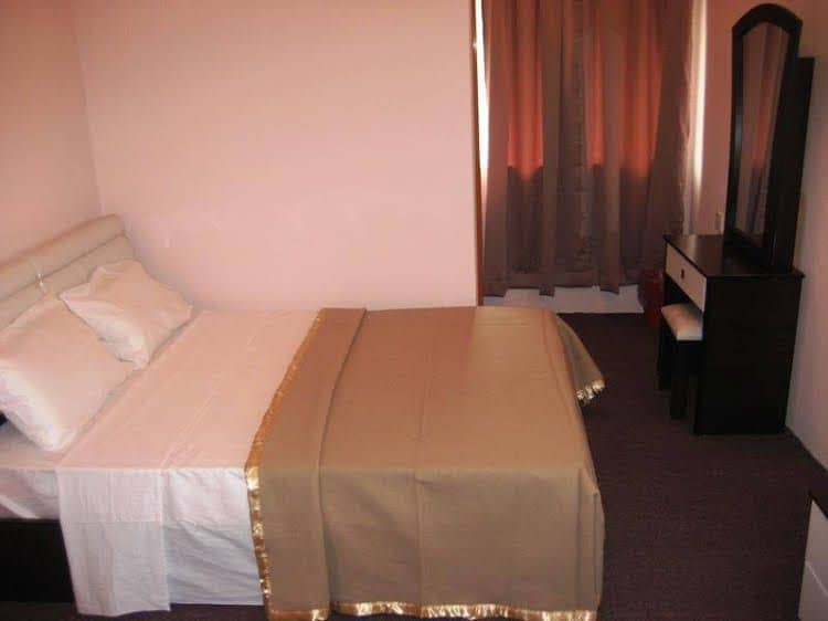 Eighty-Eight Inn @ 88 Inn Eighty-Eight Inn @ 88 Inn