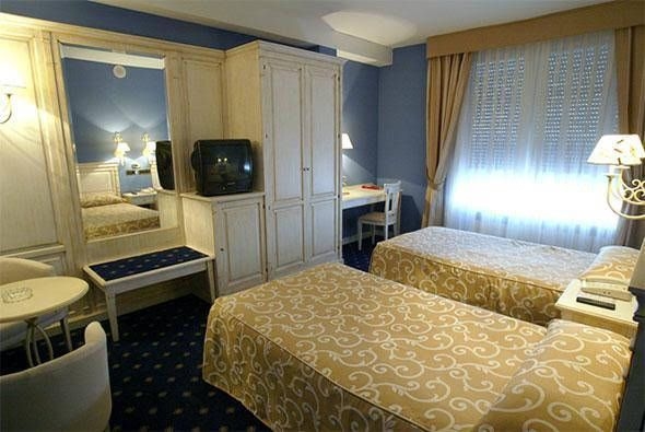 Hotel Leonor Miron1