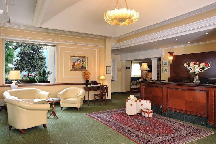 Hotel Alba0