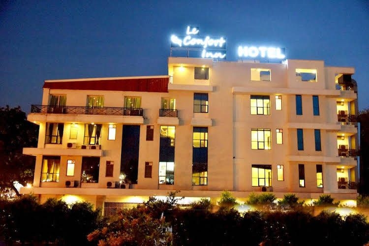 Hotel Yulia- Le Amour Inn0