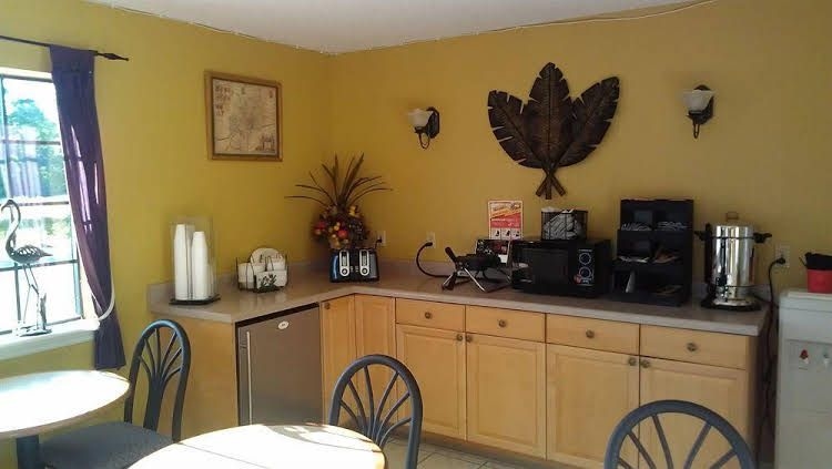 Peach Tree Inn4