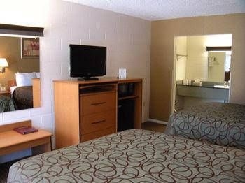 Motel West1