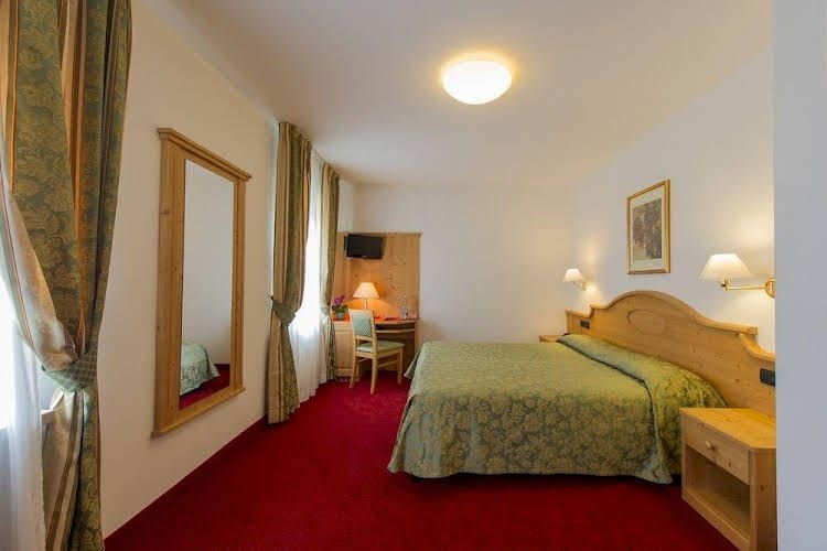 Hotel Lucia1