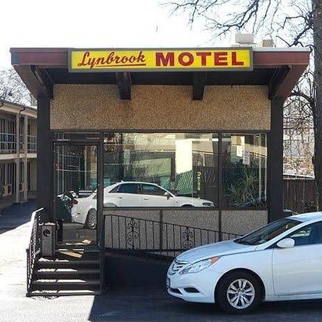 Capri Lynbrook Motor Inn1