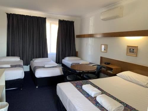 Family Room (5 Adults)
