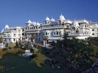 เดอะ ศิวะ วิลาส รีสอร์ต (The Shiv Vilas Resort)0