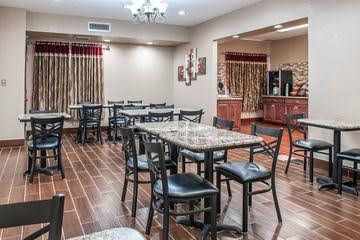Econo Lodge Shelbyville3