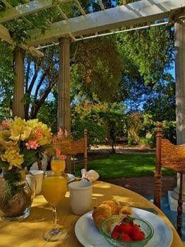 Shady Oaks Country Inn1