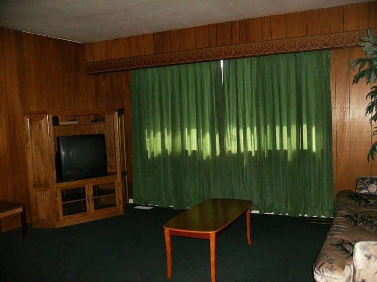 River Heights Motel1