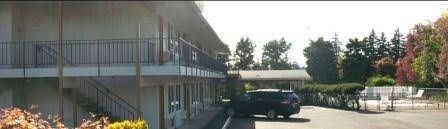 Snooz Inn1