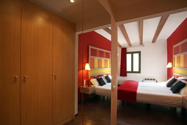 APARTMENT CAPACITY 4