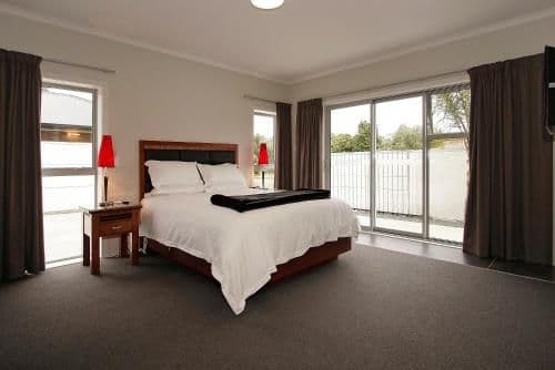 Executive One-Bedroom Apartment