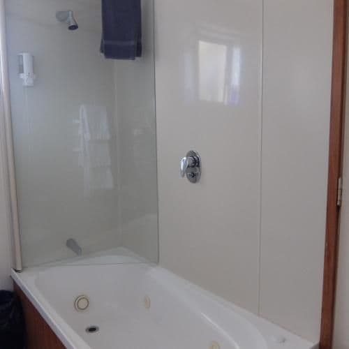 Studio with Spa Bath