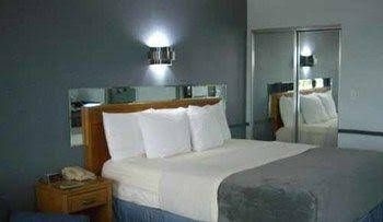 Quail's Nest Inn & Suites4