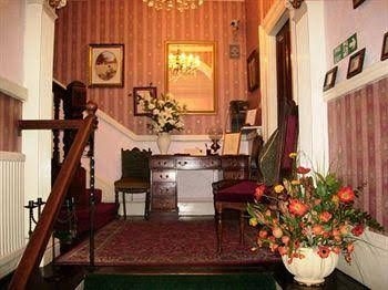 The Knoll Guesthouse4