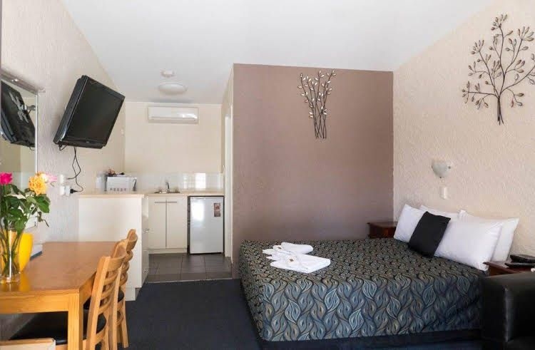 บันดาเบิร์กสแปนิชมอเตอร์อินน์ (Bundaberg Spanish Motor Inn)4