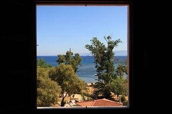 Albouro Sea Front Apartments3