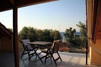Albouro Sea Front Apartments0