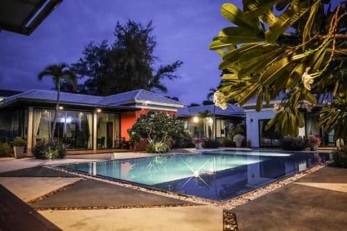 Deluxe Three-Bedroom Villa with Pool View