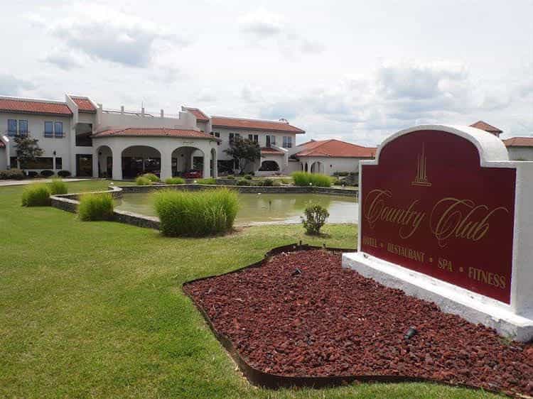 Country Club Hotel & Spa