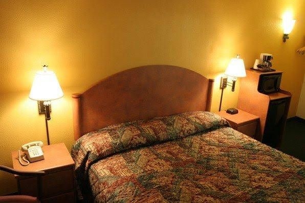 University Inn and Suites Tallahassee3