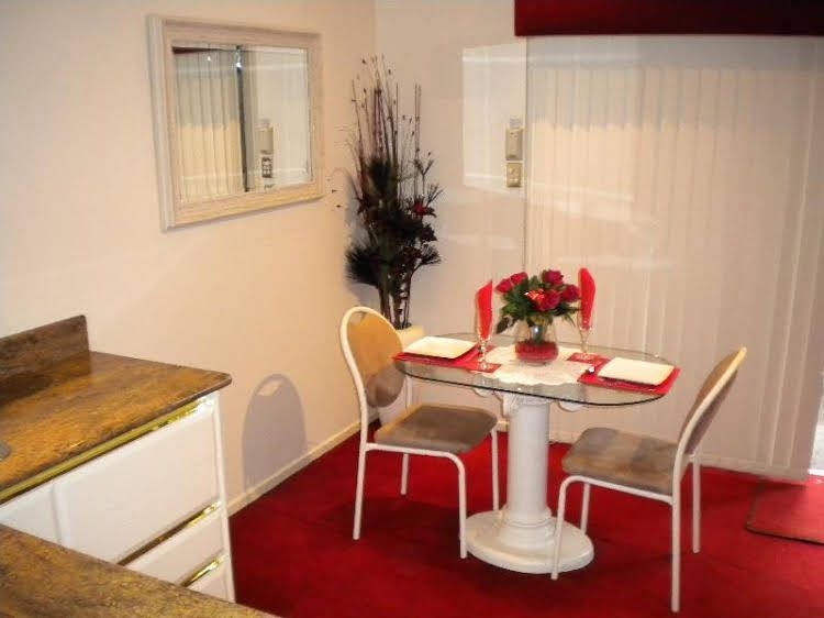 Tamborine Luxury Chalets0