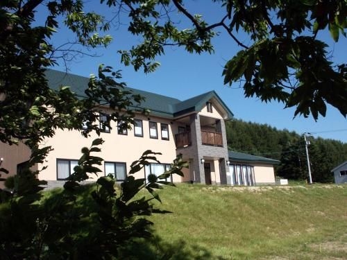 เพนชั่น แอนด์ เรสเทอรองต์ ลา คอลลินา (Pension and Restaurant La Collina)0