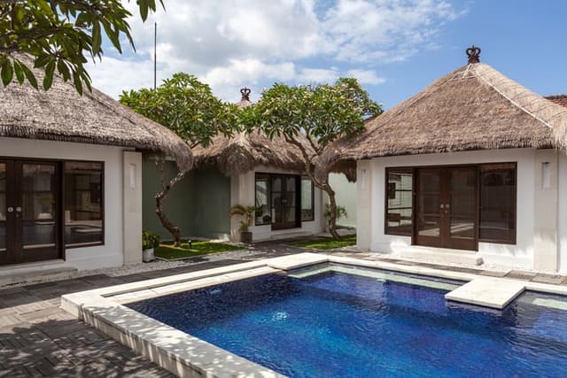 VILLA FIVE BEDROOMS