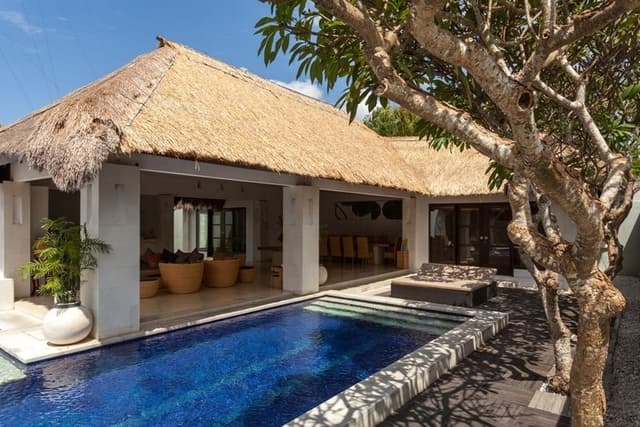 VILLA FIVE BEDROOMS