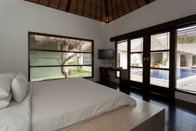 VILLA FIVE BEDROOMS