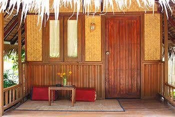 Baan Panburi Village at Yai Beach by Star Hut0