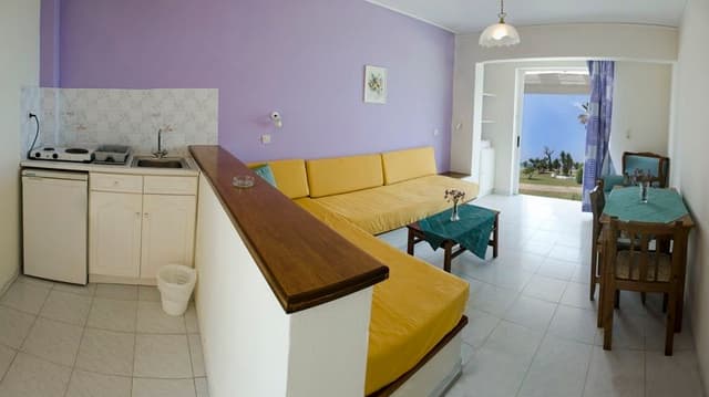 FAMILY ROOM STANDARD
