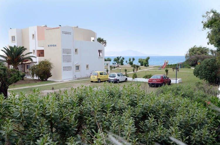 Byron Apartments0