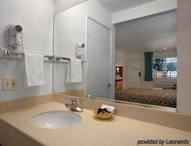 Orange Show Inn1