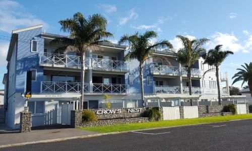 คราวเนสท์อพาร์ตเมนท์ (Crowsnest Apartments)0