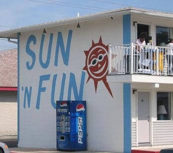 Sun 'n Fun Motel0